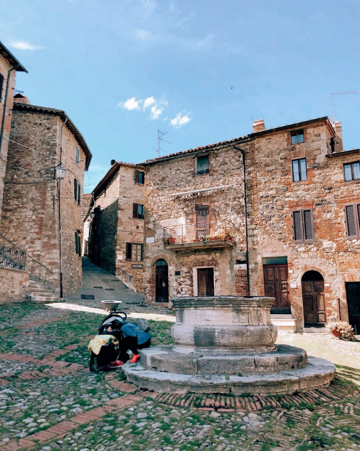 Castiglione d'Orcia: cosa vedere e cosa fare in questo bel borgo in Val ...