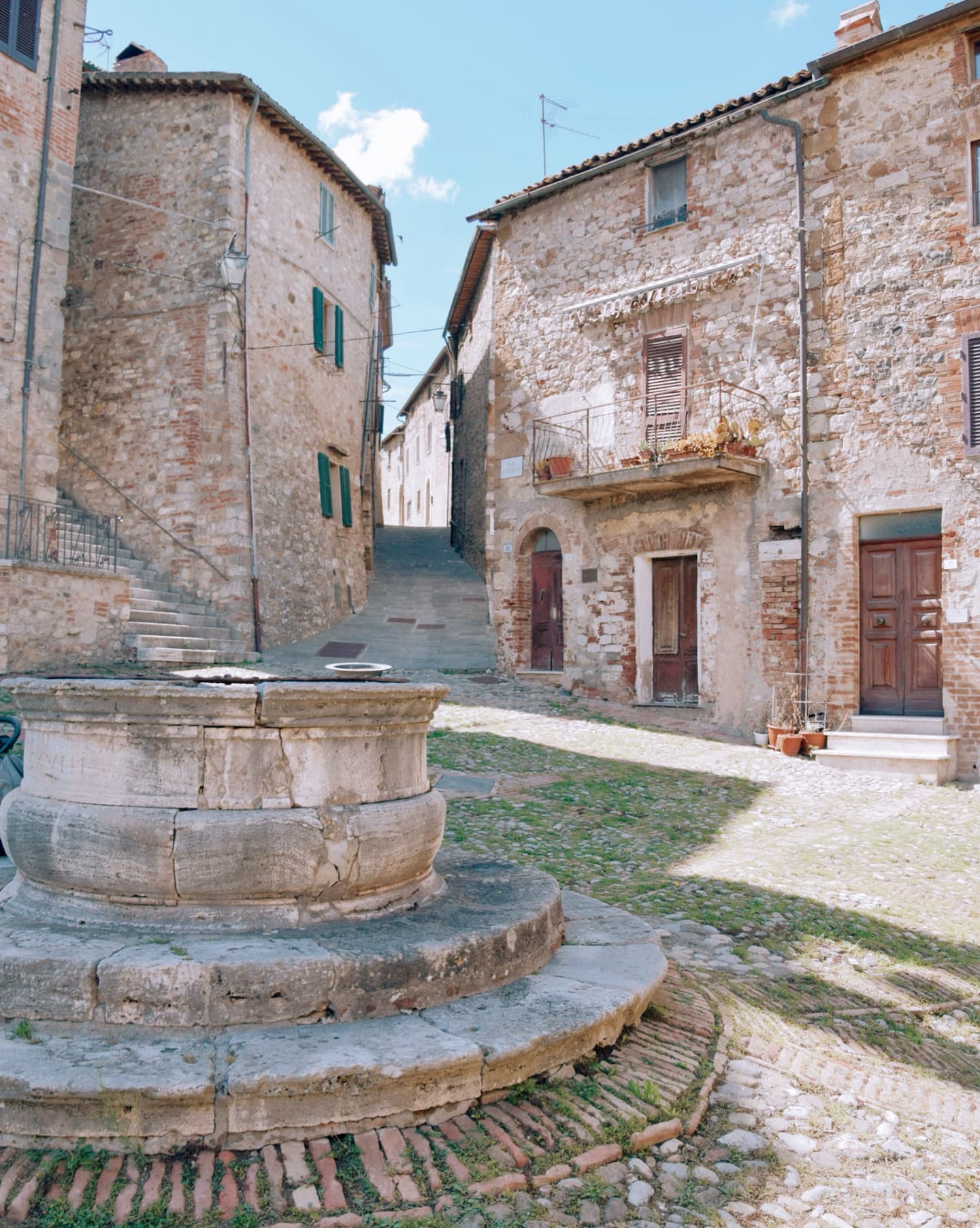 Castiglione d'Orcia: cosa vedere e cosa fare in questo bel borgo in Val ...